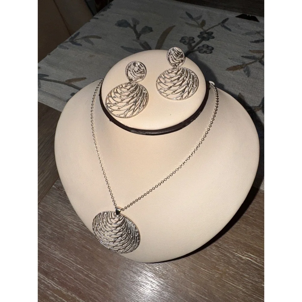 Silver Tone‎ Necklace & Earrings Jewelry Set Openwork Round Pendant